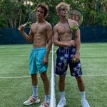 Imagem do post Noah Urrea e Josh Beauchamp exibem barriga trincada no Instagram