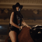 Imagem do post Dua Lipa lança clipe de “Love Again” e vídeo vai parar nos vídeos em alta do YouTube