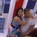 Imagem do post BBB 22: Laís vai abraçar Arthur, ele se afasta e internautas fazem zueira: “a culpa nunca é da vítima”
