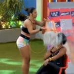 Imagem do post BBB 22: Internautas pedem expulsão de Maria após ela acertar a cabeça de Natália Deodato com o balde, confira!