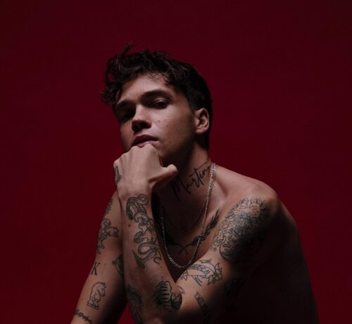 Imagem do post MIKOLAS, que já disputou o Eurovision, lança seu álbum de estreia “One” 