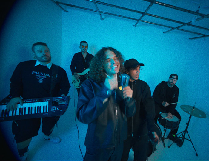 Imagem do post Los Brasileros cruza o “Atlântico Sul” ao som do afrobeats em novo EP e apresenta a inédita “Devagar” com Vitão e Franco, The Sir