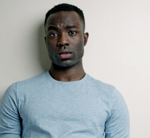 Imagem do post Ator de Harry Potter defende Paapa Essiedu após ataques racistas por papel de Snape