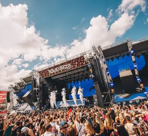 Imagem do post Lollapalooza Brasil acontecerá nos dias 20, 21 e 22 de março de 2026, saiba mais