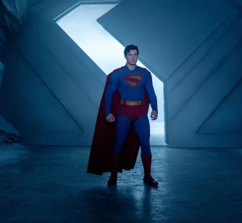 Imagem do post Cinemark lança promoção divertida inspirada no visual clássico do Superman