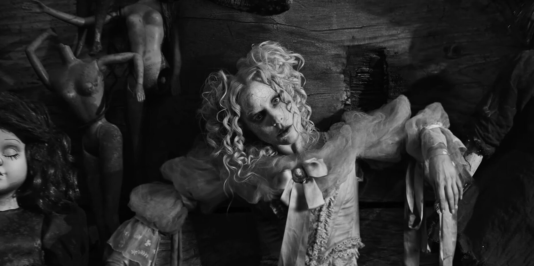 Imagem do post Lady Gaga lança o esperado clipe de “The Dead Dance”