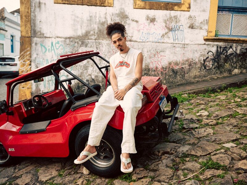 Imagem do post Léo da Bodega lança ‘ZUNZUNZUM’, faixa produzida por vencedores do Grammy